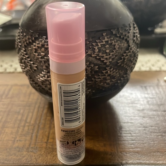 Bare With Me Concealer Serum - Light - Picture 3 of 3